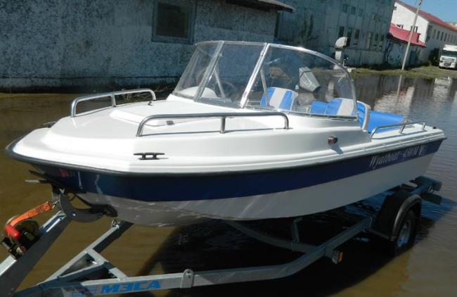 Wyatboat-430M (тримаран)